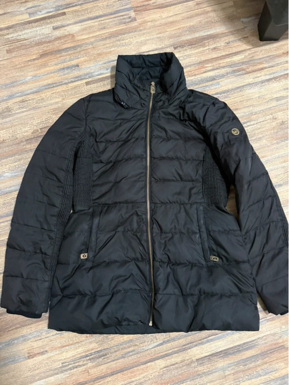 Michael kors puffer coat with feathers inside size medium